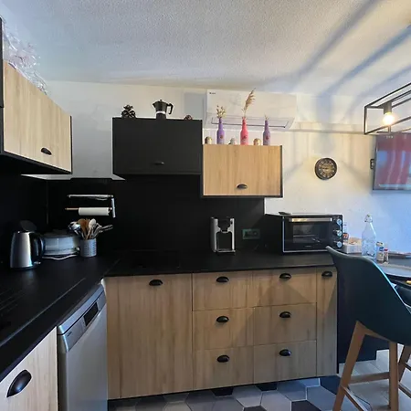 Superbe T2 Au Grau Du Roi Avec Piscine Appartement *